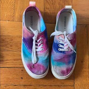 Tie die sneakers